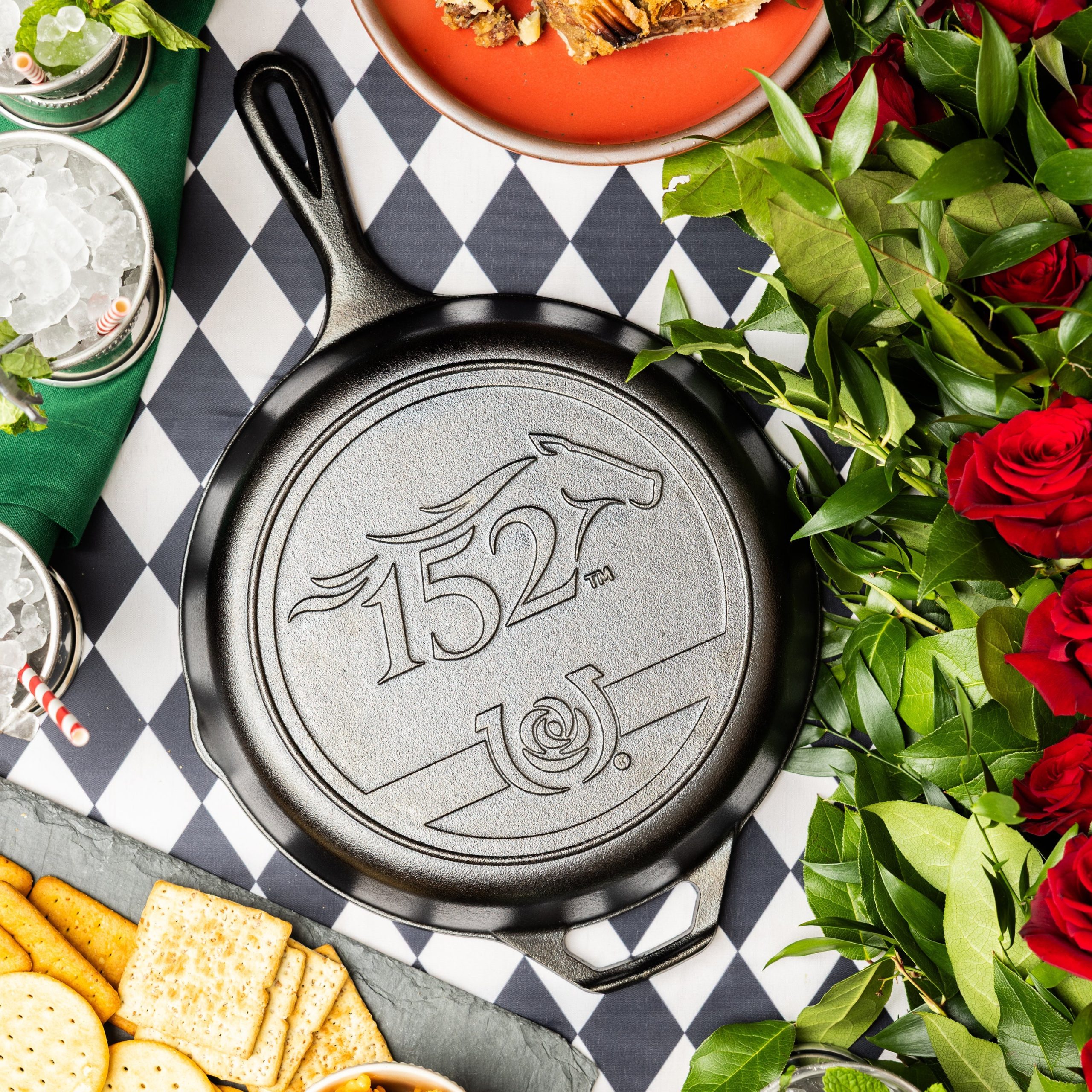 Lodge Castiron - 10.25 Inch Seasoned Cast Iron Kentucky Derby Skillet