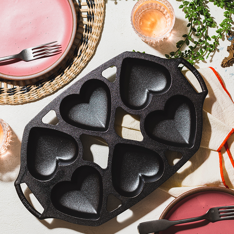 Lodge Ironware - Seasoned Cast Iron Heart Mini Cake Pan - Image 5
