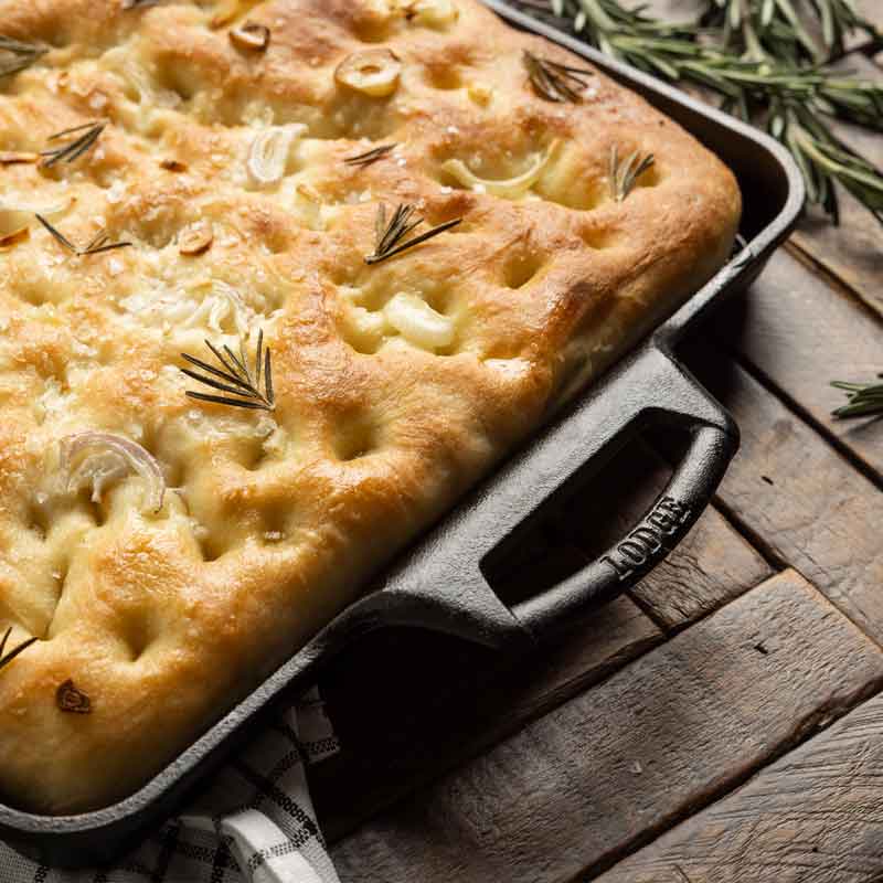 Lodge Castiron - 15.5 x 10.5 Inch Seasoned Cast Iron Baking Pan - Image 3